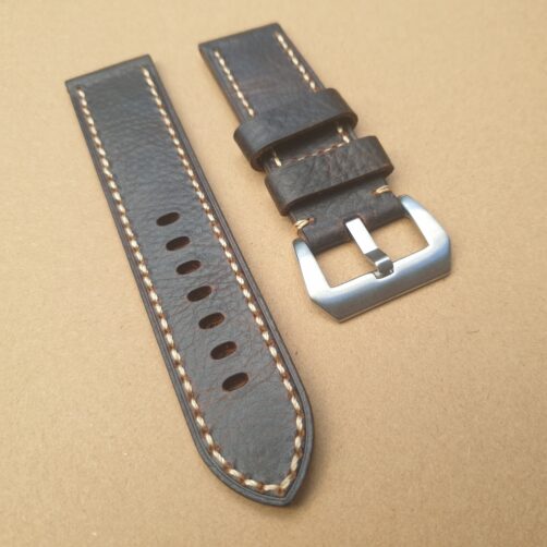 cooroy v2 leather watch strap using one piece of leather